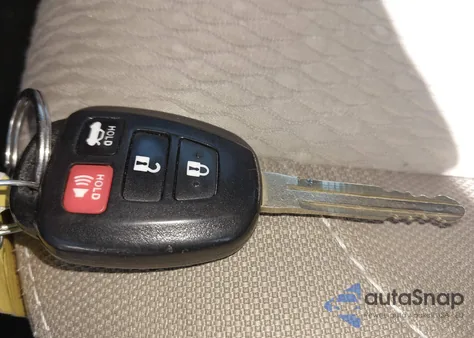 2016 Toyota Corolla Le z USA, uszkodzony, nr VIN 2T1BURHE1GC709960